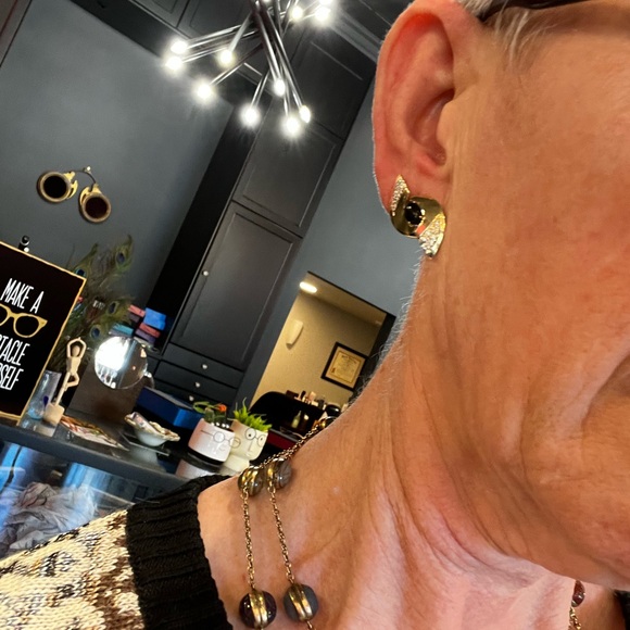 Estate 14K diamond onyx eye earrings - Picture 9 of 9